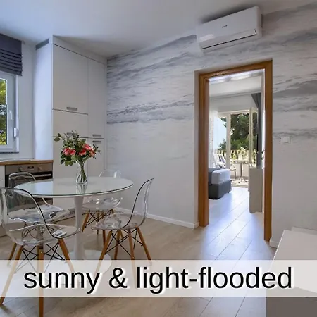 Marula - 5 Min Walk To Beach, Supermarkets, Restaurants - Balcony, Parking & Bicycles Zaostrog