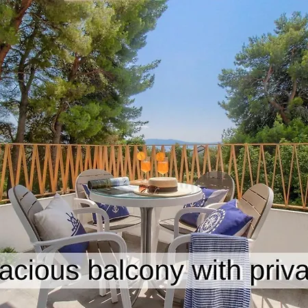 Marula - 5 Min Walk To Beach, Supermarkets, Restaurants - Balcony, Parking & Bicycles Apartment Zaostrog