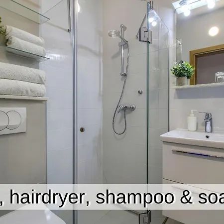 Marula - 5 Min Walk To Beach, Supermarkets, Restaurants - Balcony, Parking & Bicycles Apartment Zaostrog