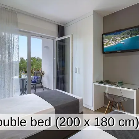 Apartment Marula - 5 Min Walk To Beach, Supermarkets, Restaurants - Balcony, Parking & Bicycles Zaostrog